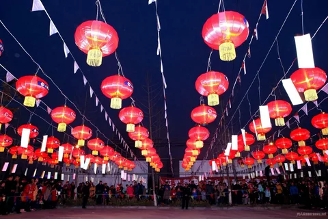 Mid-Autumn Festival 2025: Традиции, луна и семейные встречи