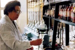 Tu Youyou y Artemisinina: revolución en el tratamiento de la malaria